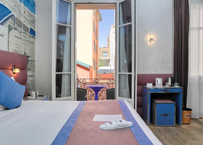 Excelsior Centre By Happyculture Hotel